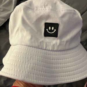 Kids bucket hat nwot